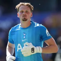 Tottenham renova com o goleiro Kinsky