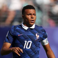 Mbappé supera Leônidas, Ronaldo e Pelé em vitória sobre a Suécia