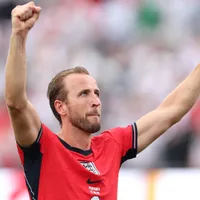 Rooney pede Kane no Manchester United