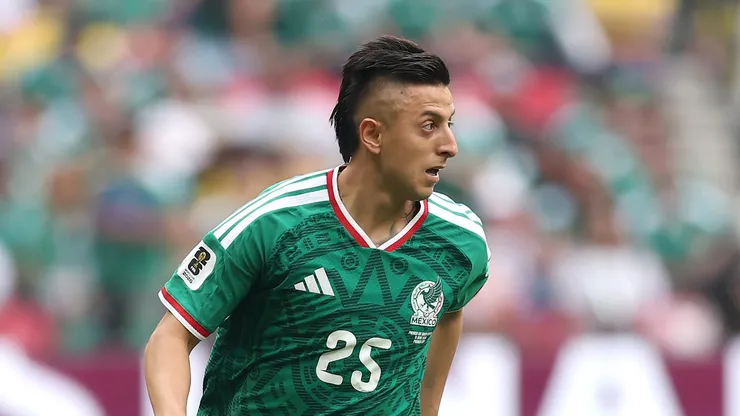 Roberto Alvarado em jogo do México pela Copa (Photo by Luke Hales/Getty Images)