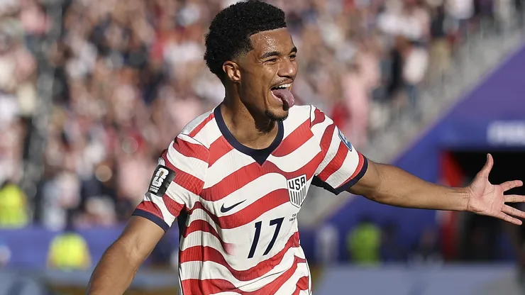 Malick Tillman comemora após marcar para os EUA. (Photo by Charlotte Wilson/Getty Images)