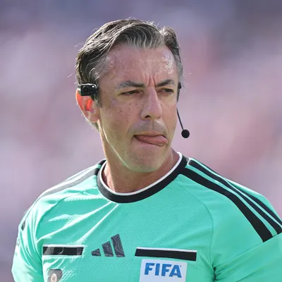 Claus “não estava à altura do jogo”, diz imprensa dos EUA