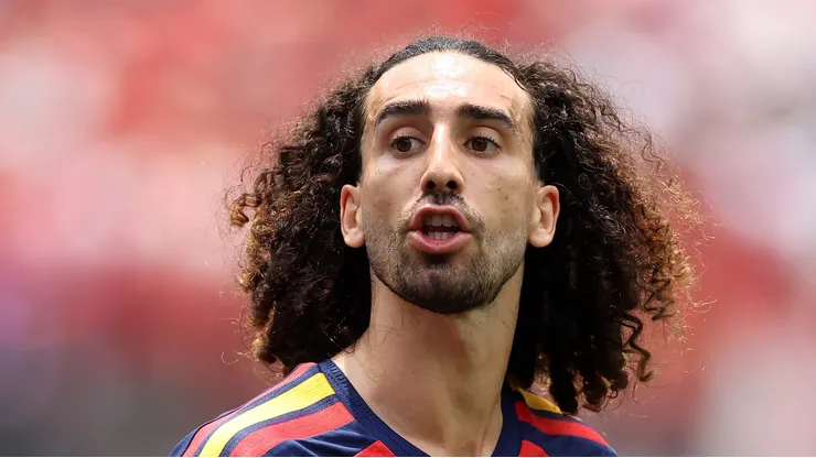 Cucurella brilha em vitória da Espanha com duas assistências. Foto: Florencia Tan Jun/Getty Images