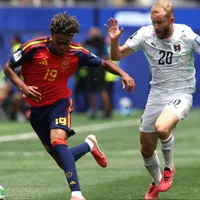 Espanha x Áustria: Yamal dá duas 'canetas' em Laimer