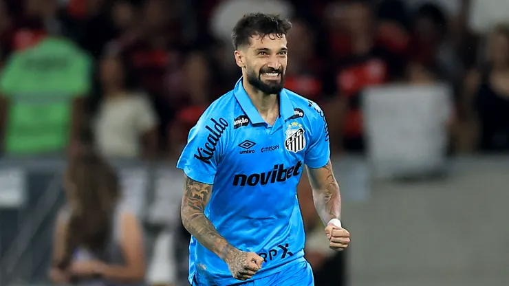 Lautaro Díaz comemora gol pelo Santos (Buda Mendes/Getty Images)