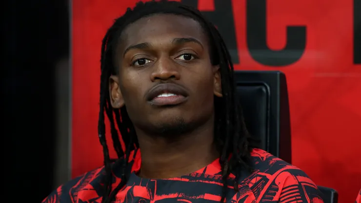 Rafael Leão em um dia de jogo do Milan. Foto: Marco Luzzani/Getty Images