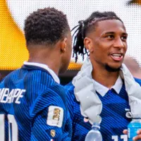 Mbappé tenta levar Olise para o Real Madrid