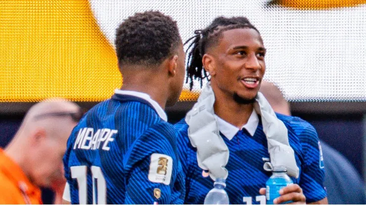 Mbappé tenta levar Olise para o Real Madrid. Foto: Imago