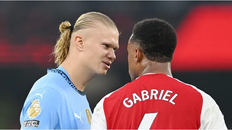 Haaland e Gabriel Magalhães em clássico entre Manchester City contra Arsenal (Photo by Michael Regan/Getty Images)