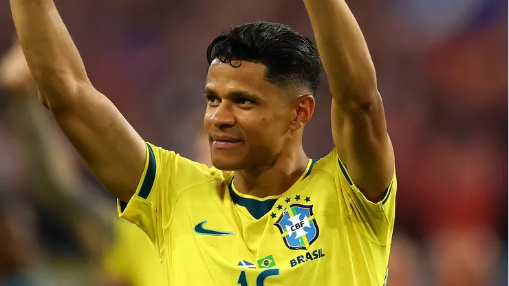 Flamengo não deve contratar Douglas Santos. Foto: Robert Cianflone/Getty Images