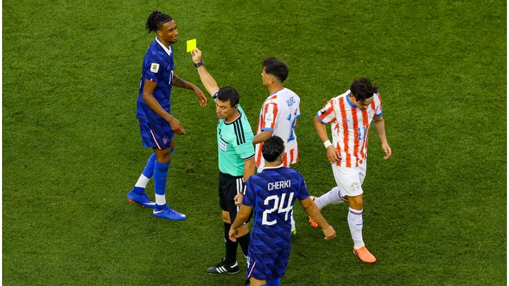 Foto: França recorre à FIFA por cartão de Michael Olise. Foto: Al Bello/Getty Images