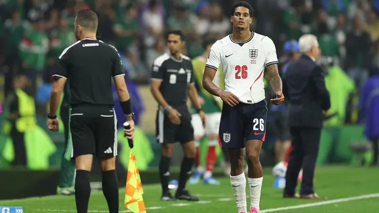 Quansah foi expulso contra o México