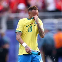 Paredes revela "dor" ao ver Neymar fora da Copa