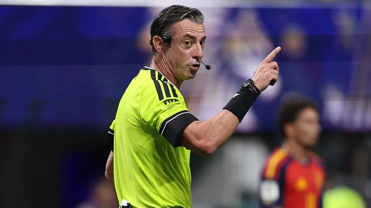 Raphael Claus recebe apoio da CBF - Foto: Mattia Ozbot/Getty Images