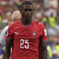 Nuno Mendes deixa campo machucado em Portugal x Espanha