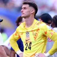 Video: Goleiro dos EUA comete a falha mais bizarra da Copa