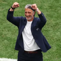 Murat Yakın celebra vaga histórica da Suíça