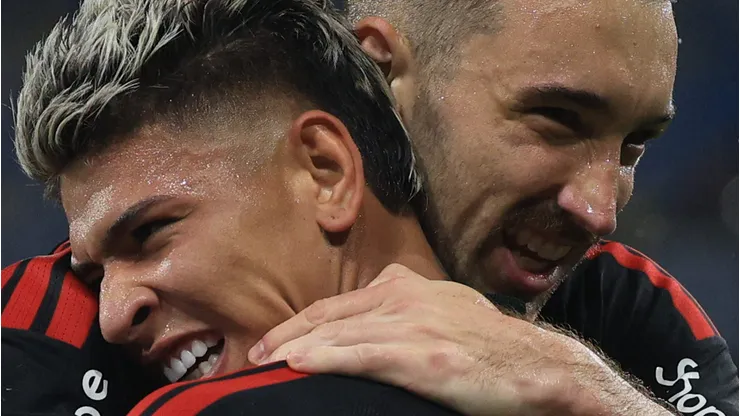 Flamengo aguarda ofertas do exterior para negociar Jorge Carrascal, afirma jornalista. (Foto: Wagner Meier/Getty Images)