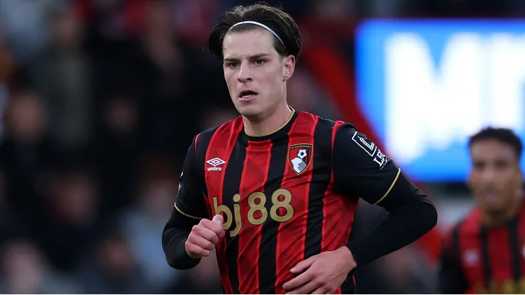 Alex Scott em jogo do Bournemouth. (Photo by Eddie Keogh/Getty Images)