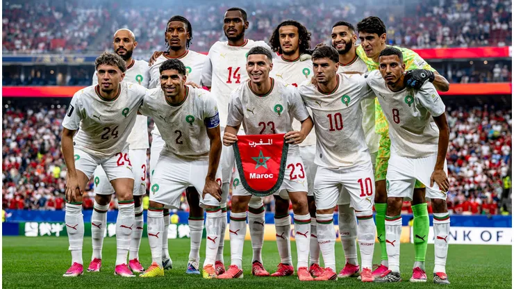 Um elenco com atletas nascidos no país rival. Foto: IMAGO / DeFodi Images