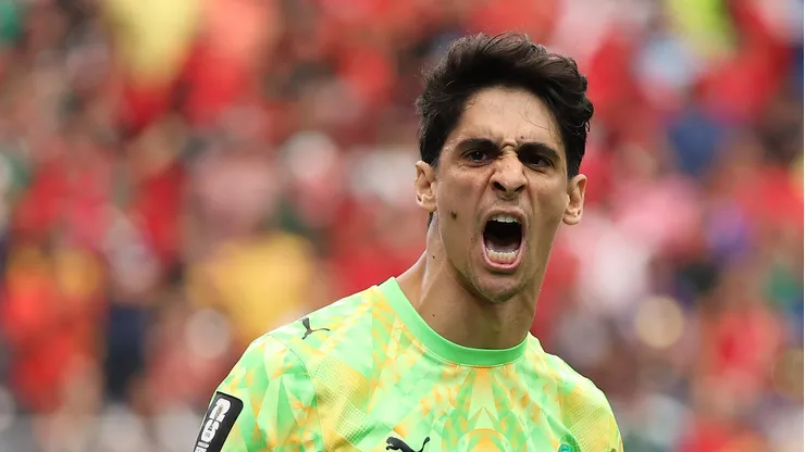 Yassine Bounou pega pênalti, mas Marrocos dá adeus à Copa. Foto: Molly Darlington/Getty Images