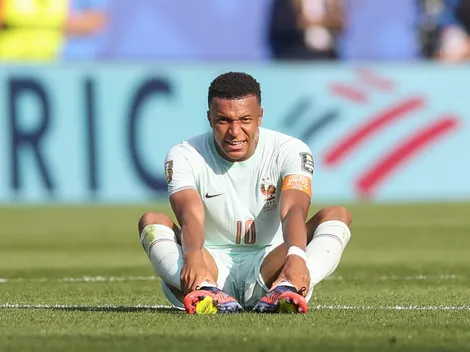 Mbappé tranquiliza fãs após deixar gramado com dores
