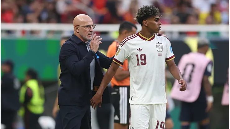 De la Fuente e Lamine Yamal lideram a Espanha. Carl Recine/Getty Images.