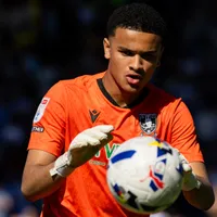Manchester City anuncia Pierce Charles e segue por Malo Gusto