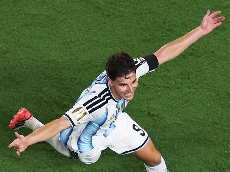 Álvarez marca golaço na prorrogação em avanço da Argentina