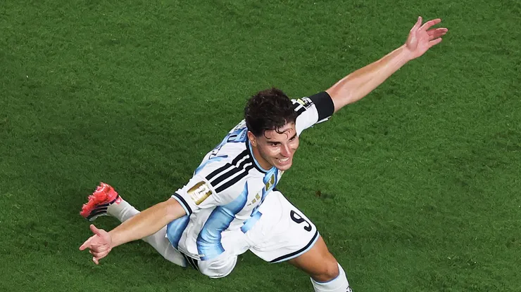 Álvarez comemorando gol contra Suíça (Photo by Luke Hales/Getty Images)