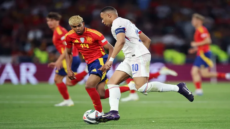 Yamal e Mbappé em partida da Espanha contra a França em 2025 - Alex Grimm/Getty Images