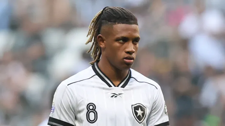 Danilo Santos no Botafogo. (Foto: Gilson Lobo/AGIF)