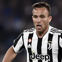 Arthur Melo reduz salário para jogar no Corinthians