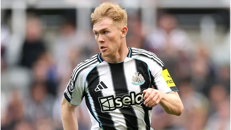 Lewis Hall em jogo do Newcastle. (Photo by Jan Kruger/Getty Images)