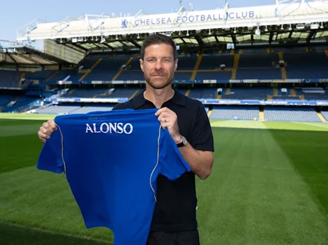 Xabi Alonso celebra retorno à Premier League