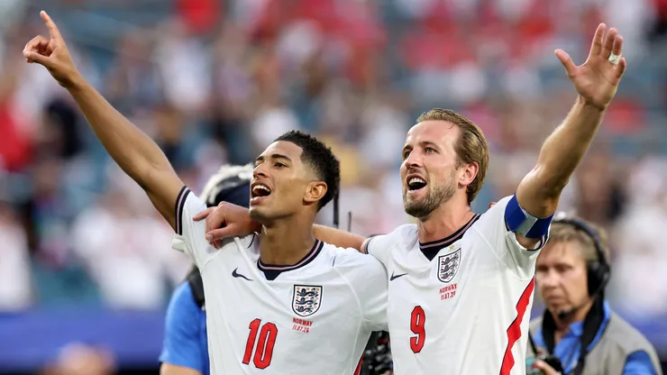 Bellingham e Harry Kane com a Inglaterra (Justin Setterfield/Getty Images)