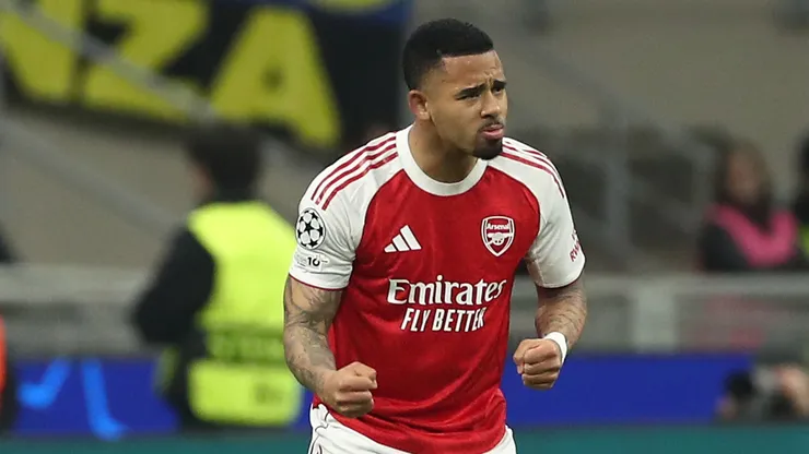 Gabriel Jesus em campo com o Arsenal (Marco Luzzani/Getty Images)