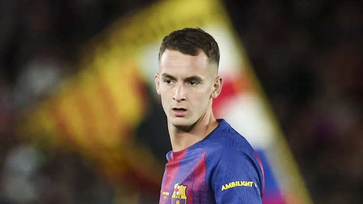 Marc Casadó em ação pelo Barcelona. Foto: IMAGO / DeFodi Images