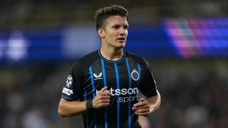 Christos Tzolis está na mira do Arsenal. Foto: Alex Bierens de Haan/Getty Images