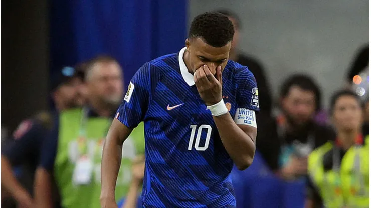 Mbappé lamenta eliminação da França. David Ramos/Getty Images.