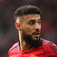 Milan faz contato com estafe de Mazraoui, do United