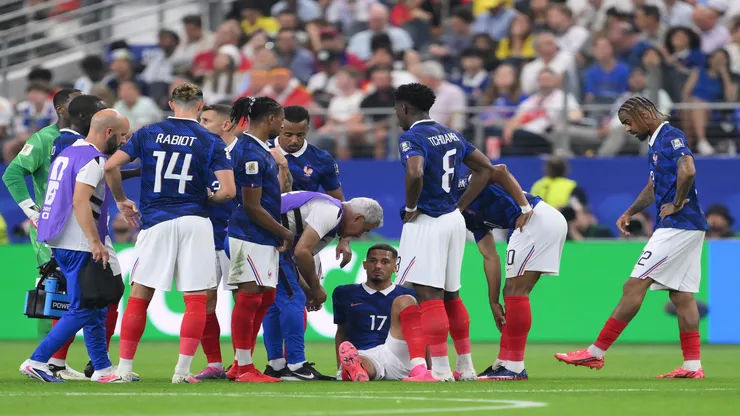 Saliba sente dores nas costas em França e Espanha - David Ramos/Getty Images