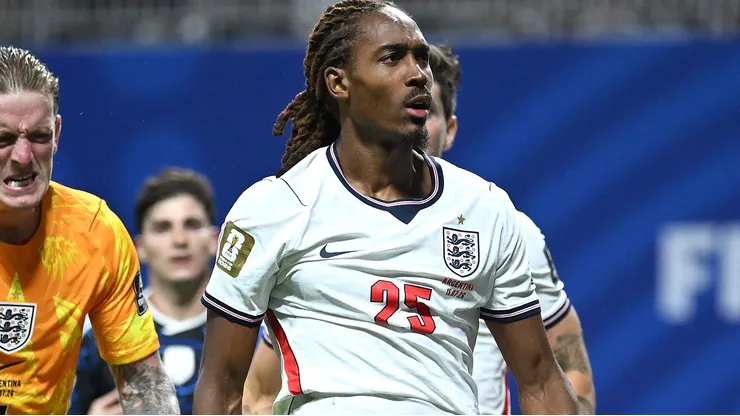 Djed Spence, lateral da Inglaterra. (Photo by Shaun Botterill/Getty Images)