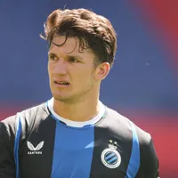 Arsenal fecha com Tzolis
