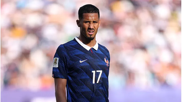 Saliba conviveu com lesão na costela durante a Copa. Justin Setterfield/Getty Images.