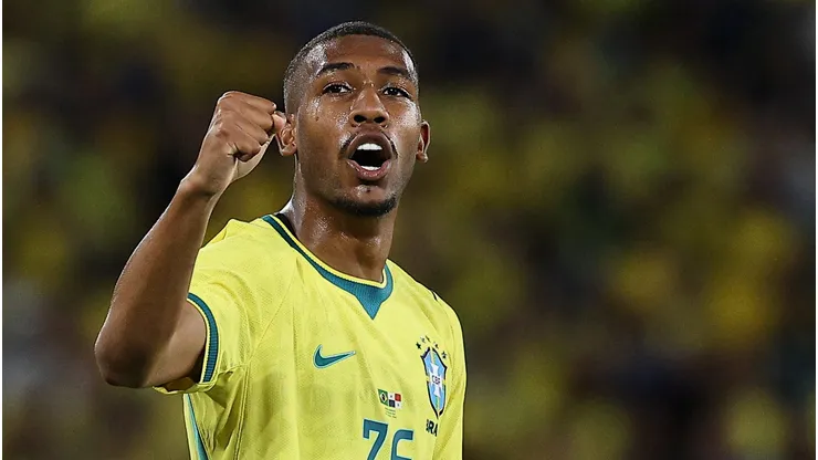 PSG se junta ao Liverpool e é um interessados na contratação do brasileiro Rayan. (Foto: Wagner Meier/Getty Images)