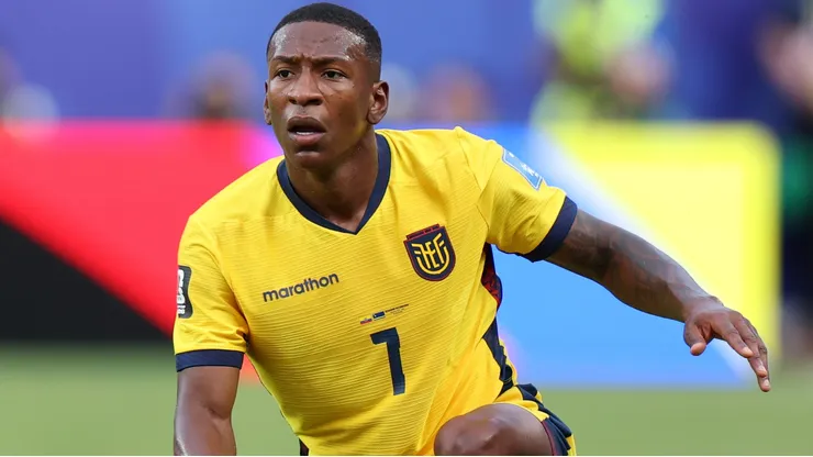 Estupinan em jogo do Equador na Copa. (Photo by Charlotte Wilson/Getty Images)