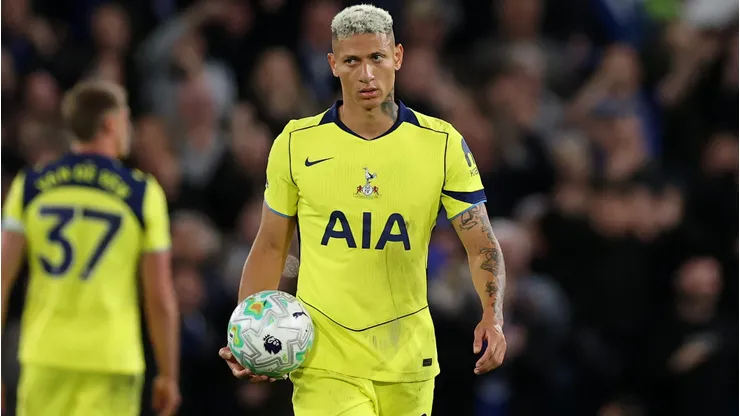 Richarlison em jogo do Tottenham. (Photo by Justin Setterfield/Getty Images)