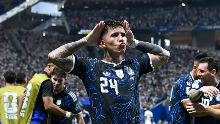 Enzo Fernández comemora gol da Argentina (Shaun Botterill/Getty Images)
