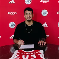 Marcos Leonardo é anunciado pelo Ajax